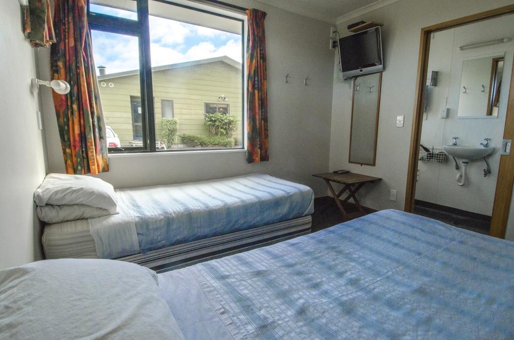 Rainbow Lodge Backpackers Taupo Room photo