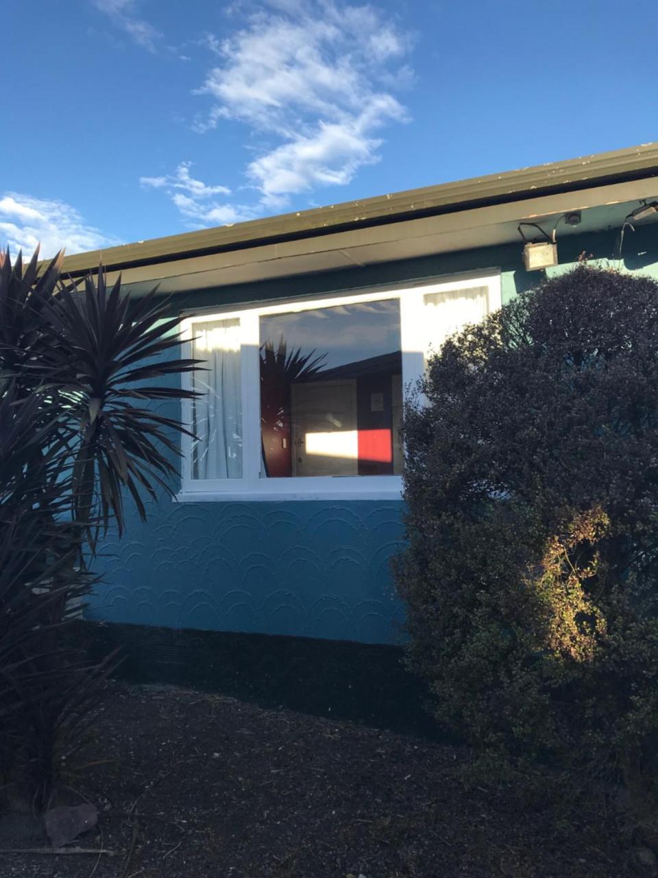 Rainbow Lodge Backpackers Taupo Exterior photo